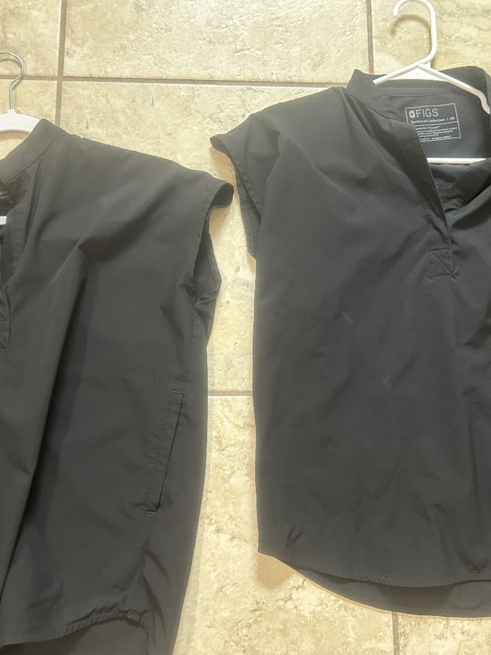 FIGS TWO XS RAFAELA Scrub Top BLACK XS Technical Collection Women's